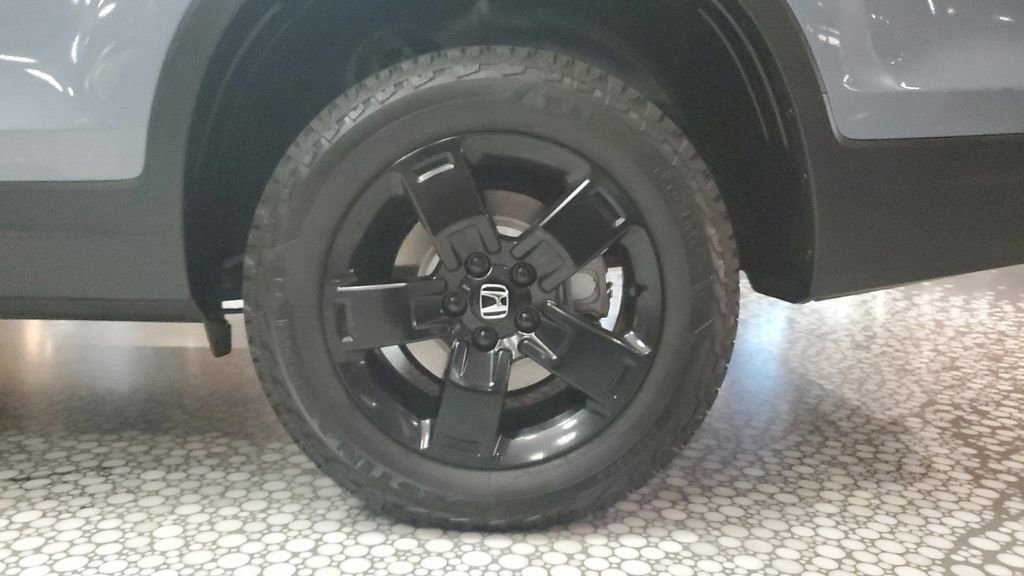 Used 2025 Honda Ridgeline Black Edition image 7