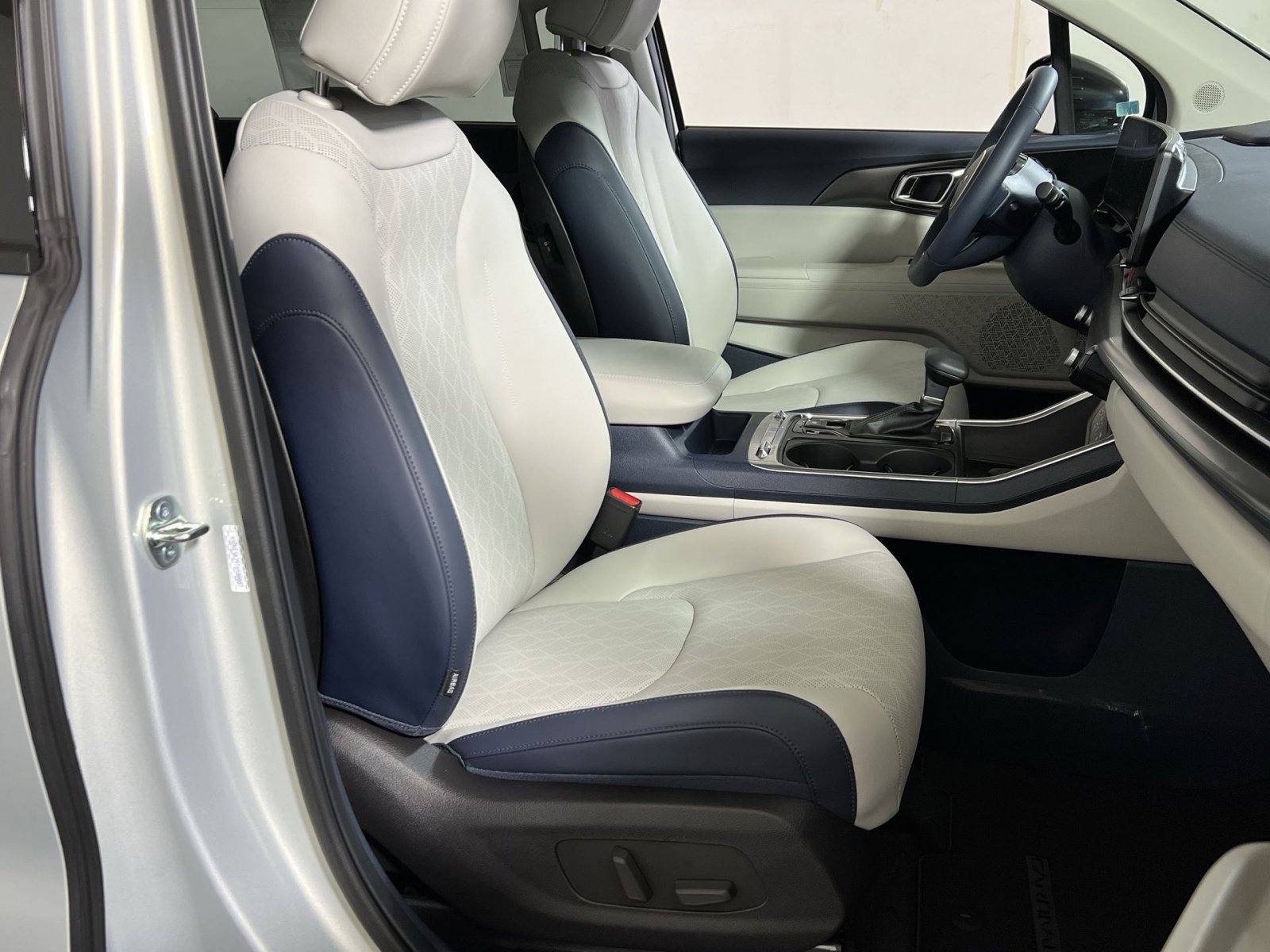 New 2026 Kia Carnival SX w/ SX Dark Edition Package image 27