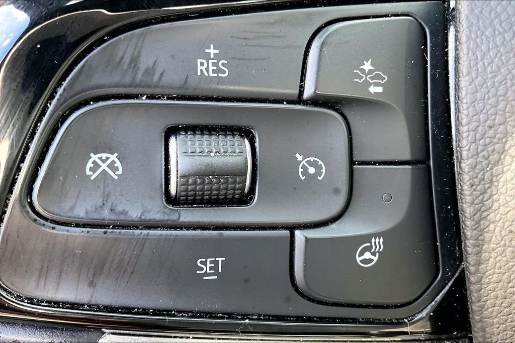 Used 2023 Buick Enclave Essence FWD image 11