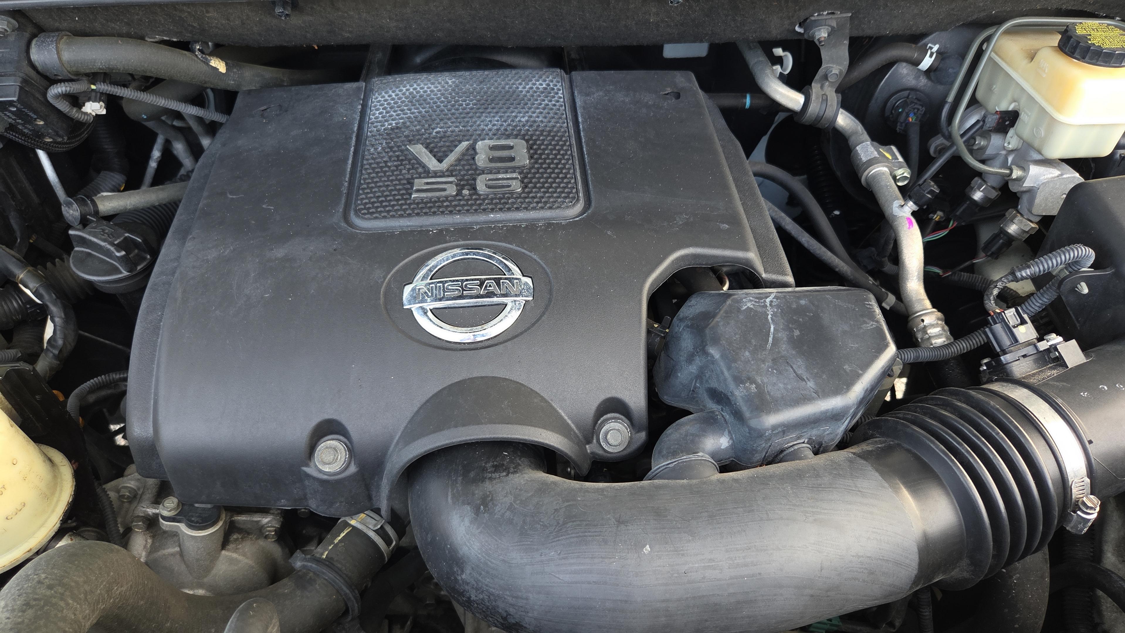 Used 2015 Nissan Armada Platinum w/ 2nd Row Captain Seat Package RWD image 18