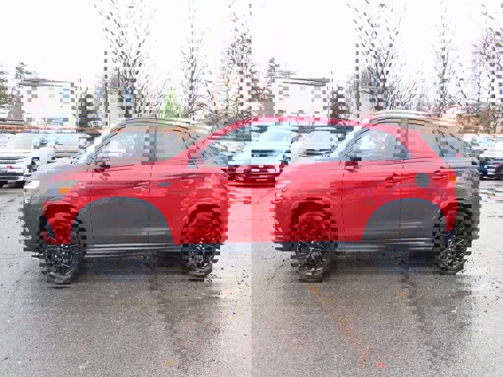 Used 2017 Mitsubishi Outlander Sport ES image 3