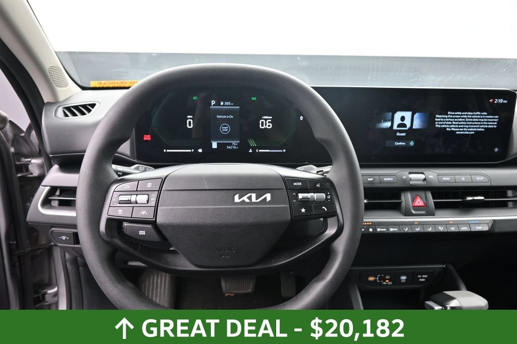 Used 2025 Kia K4 FWD image 21