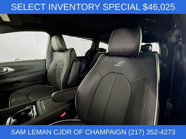New 2026 Chrysler Pacifica Limited w/ S Appearance Package image 21
