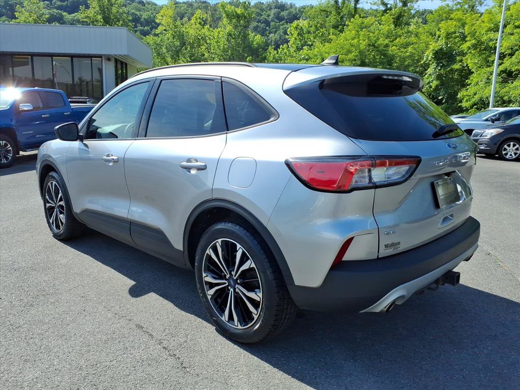Used 2022 Ford Escape SE w/ SE Sport Appearance Package AWD/4WD image 3