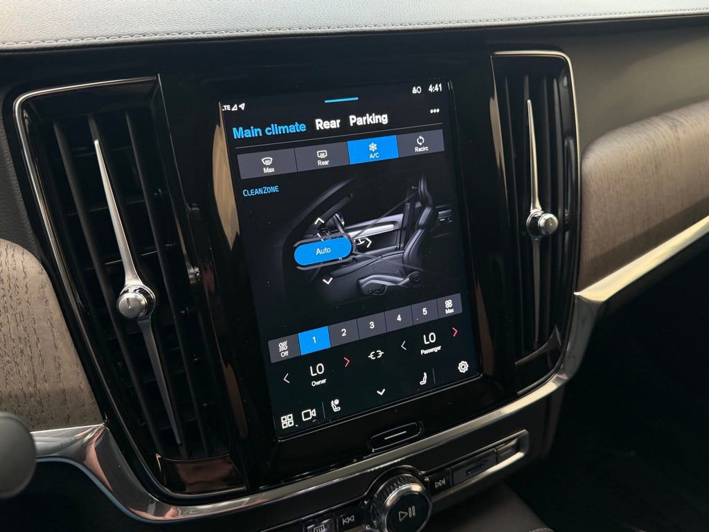 Used 2023 Volvo S90 B6 Ultimate image 19