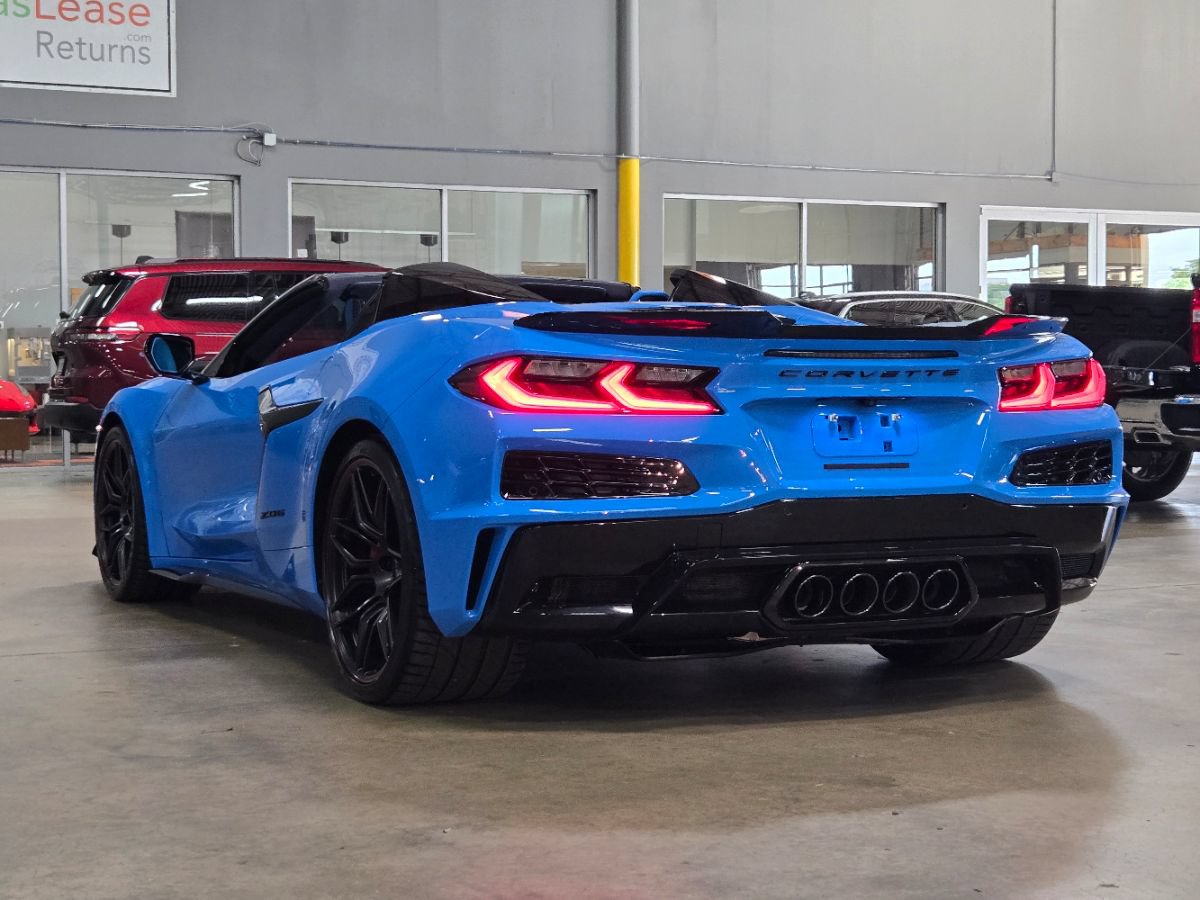 Used 2024 Chevrolet Corvette Z06 w/ Stealth Interior Trim Package RWD image 6
