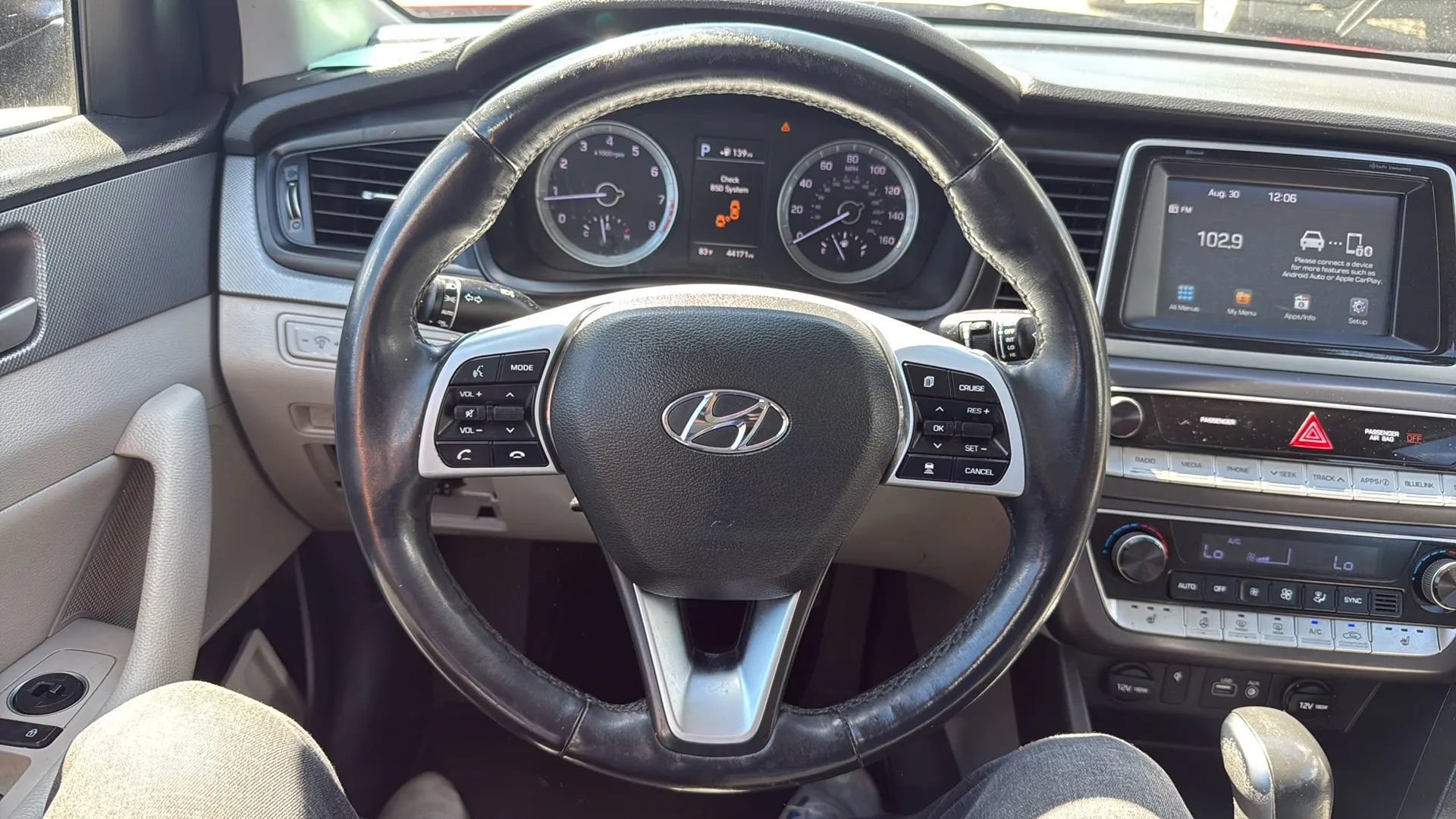 Used 2019 Hyundai Sonata SEL w/ Tech Package 02 FWD image 10