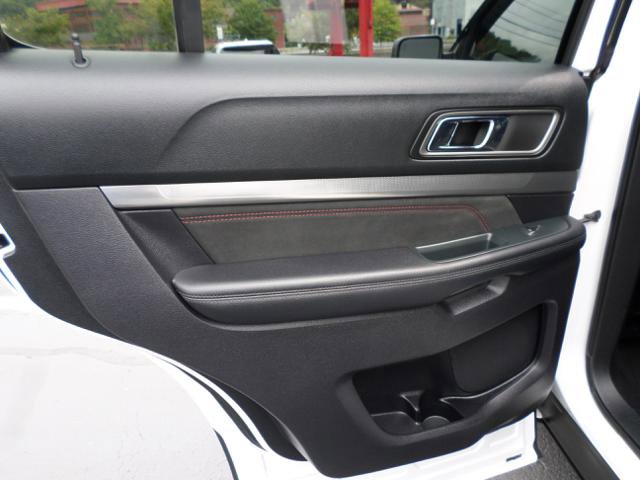 Used 2019 Ford Explorer XLT w/ Equipment Group 202A image 30