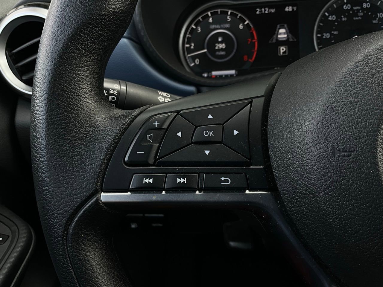 Used 2025 Nissan Versa SV image 29