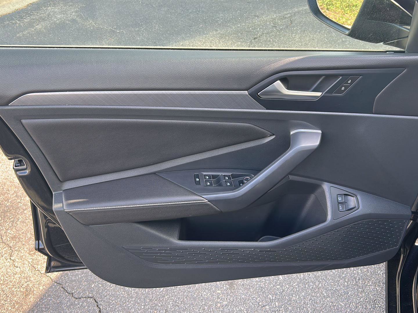 Used 2024 Volkswagen Jetta SE image 12