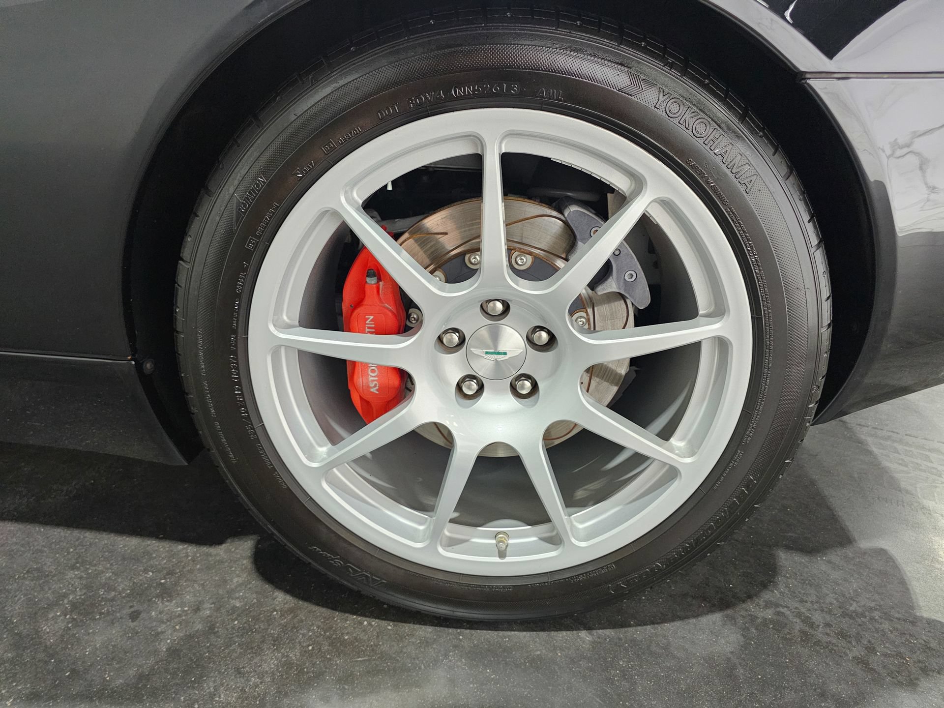 Used 2004 Aston Martin Vanquish RWD image 50