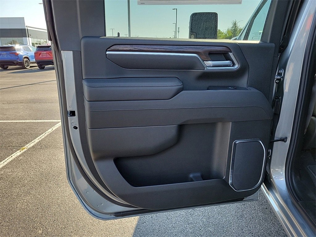 New 2026 GMC Sierra 2500 SLT w/ SLT Convenience Package image 13