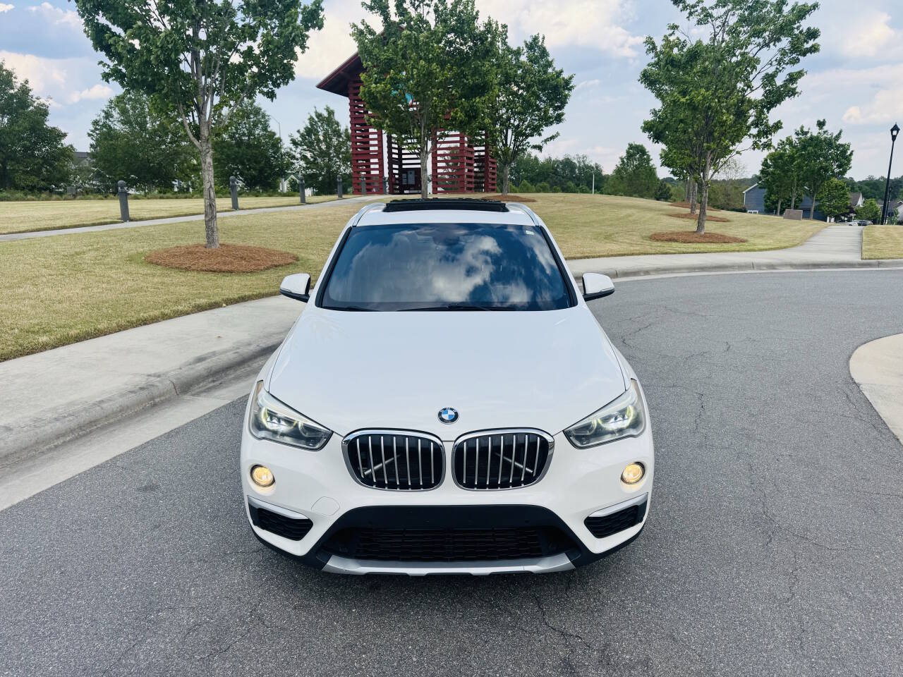 Used 2017 BMW X1 xDrive28i w/ Premium Package AWD/4WD image 3