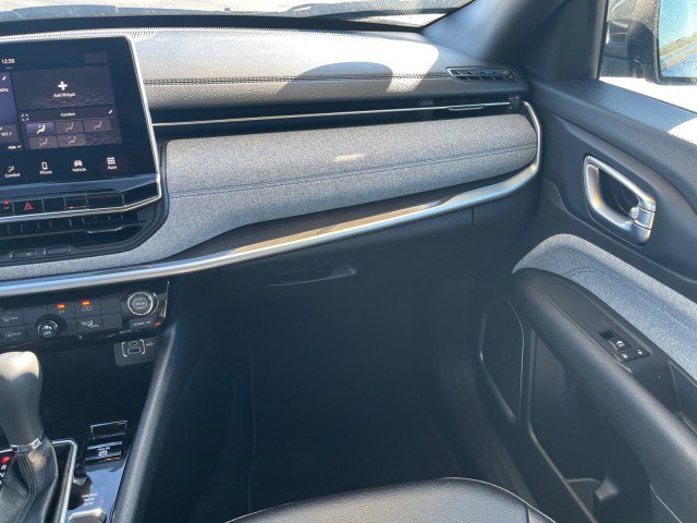 Used 2024 Jeep Compass Latitude image 13