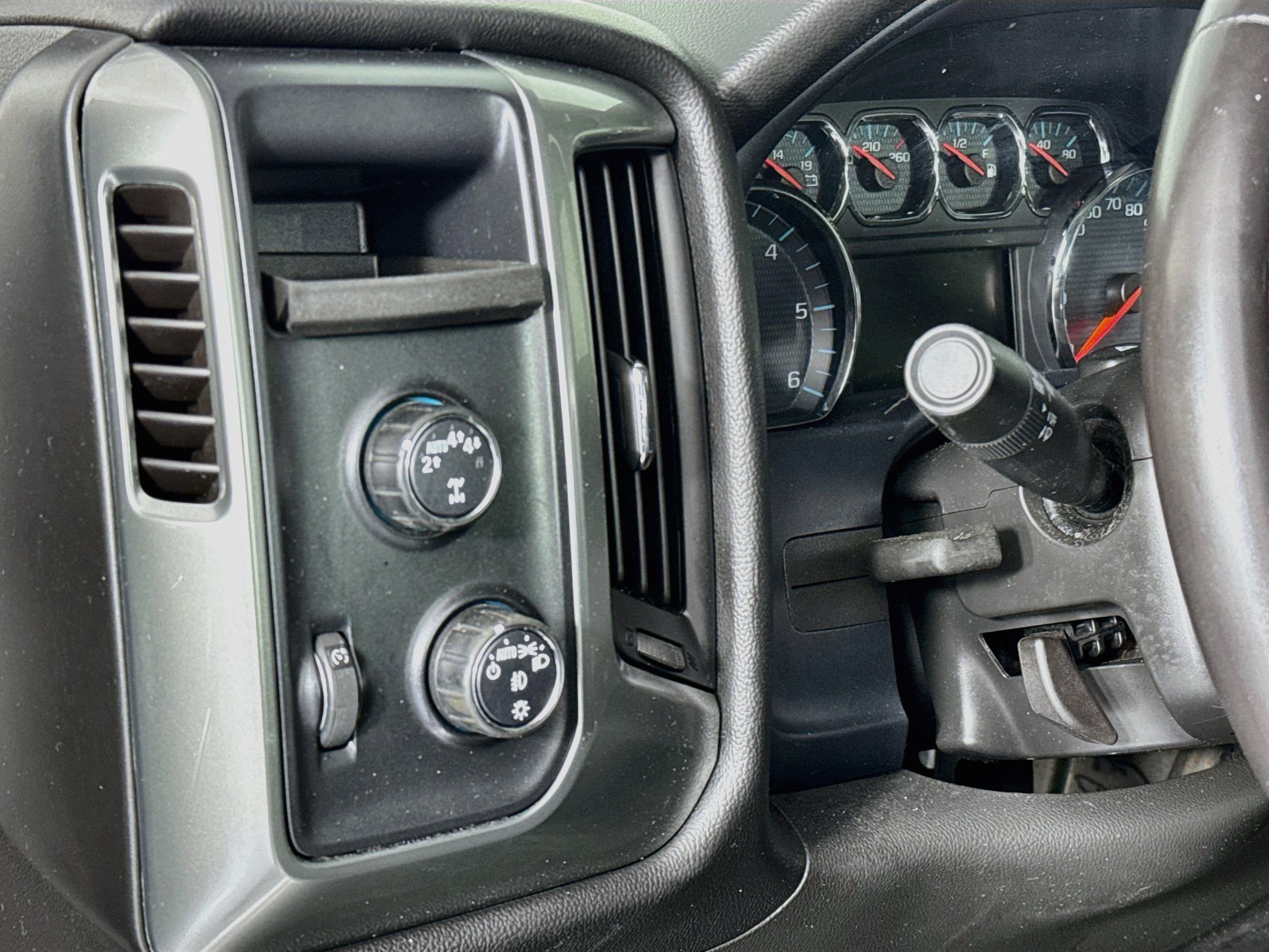 Used 2018 Chevrolet Silverado 1500 LT w/ All Star Edition AWD/4WD image 10