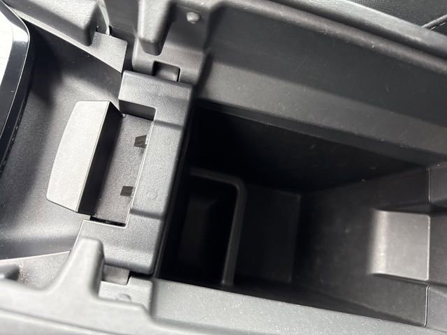 Used 2022 Nissan Rogue S image 21