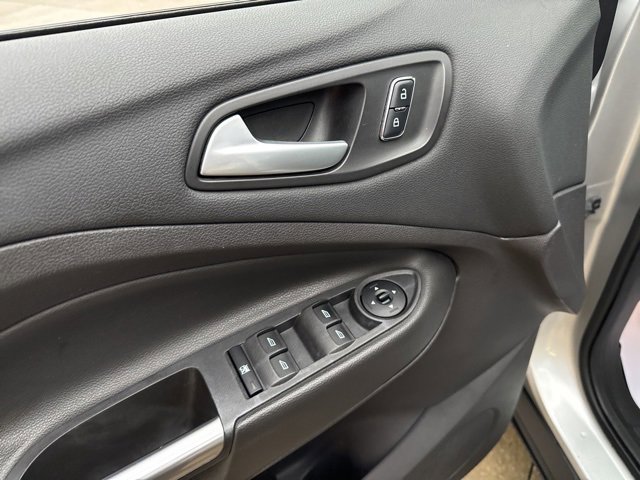 Used 2015 Ford Escape SE w/ Equipment Group 201A image 21