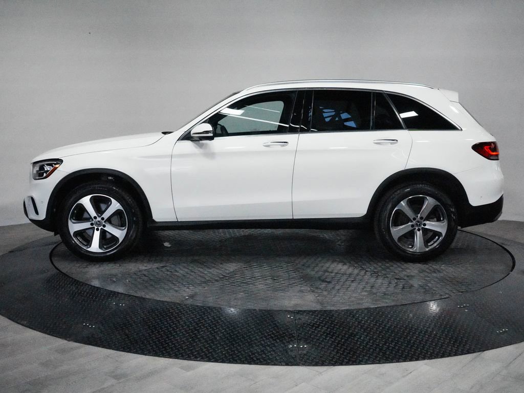 Used 2022 Mercedes-Benz GLC 300 4MATIC w/ Multimedia Package Lite image 4