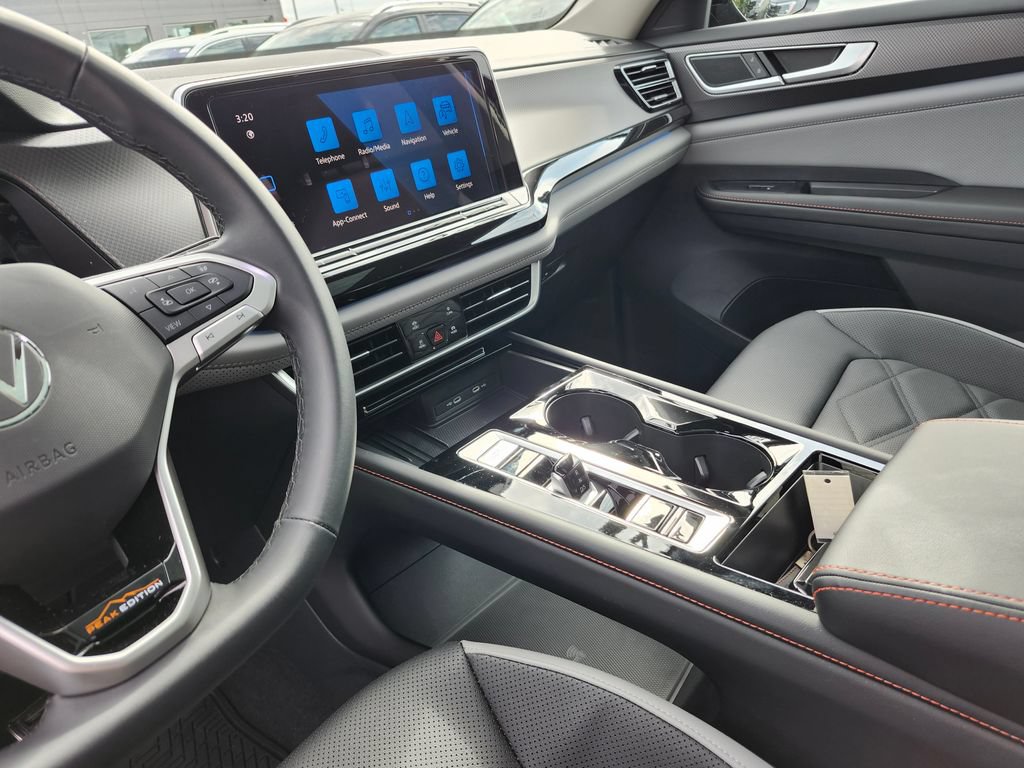 Used 2026 Volkswagen Atlas Peak Edition AWD/4WD image 9