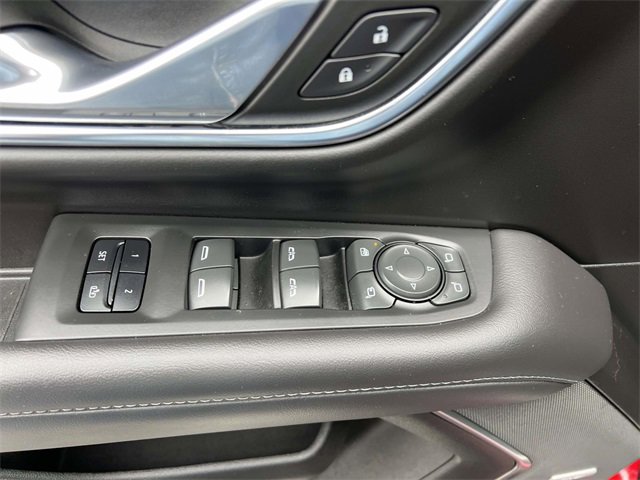 Used 2022 Chevrolet Suburban Z71 w/ Luxury Package image 12