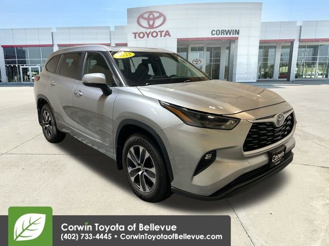 Used 2023 Toyota Highlander XLE image 1
