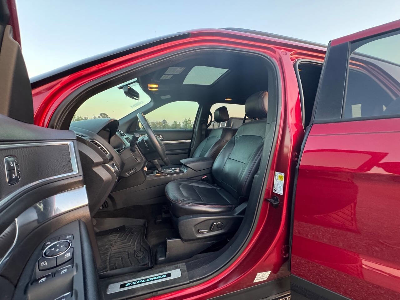 Used 2017 Ford Explorer Sport w/ Equipment Group 401A image 13