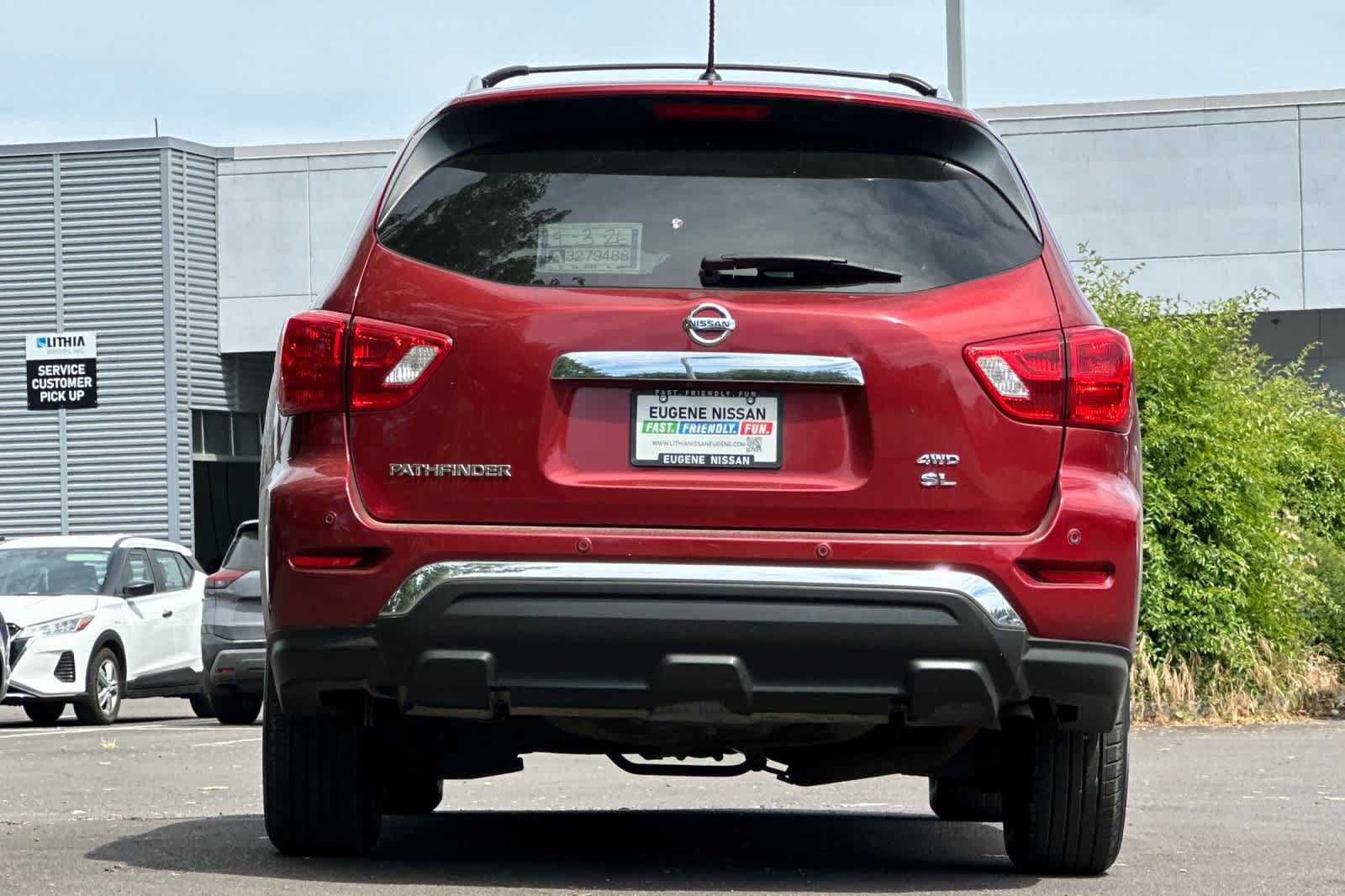 Used 2017 Nissan Pathfinder SL AWD/4WD image 7