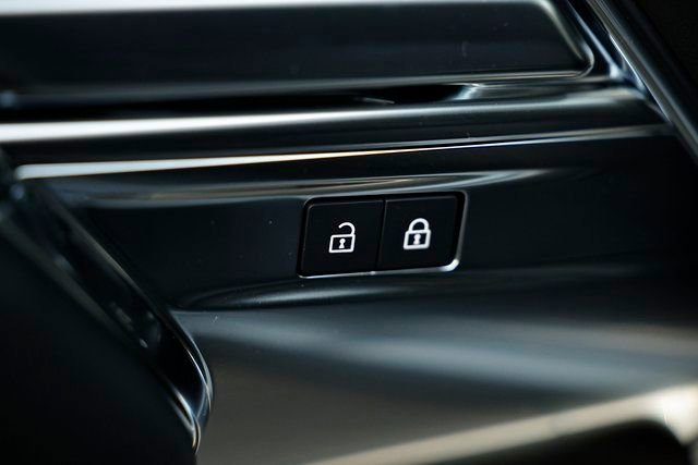 New 2026 Land Rover Range Rover SE image 22