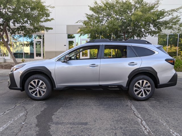 Certified 2025 Subaru Outback Premium image 5