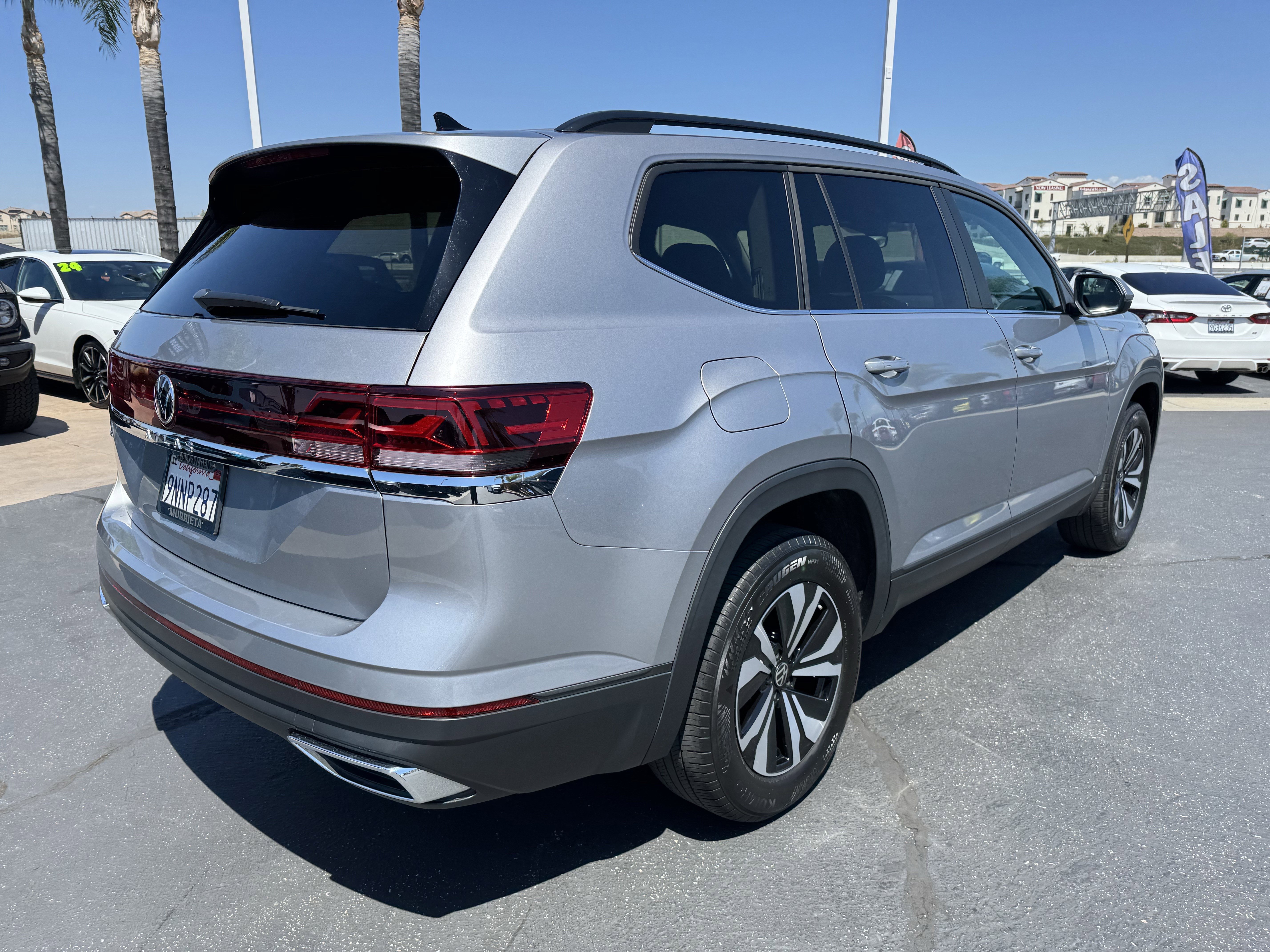 Certified 2024 Volkswagen Atlas SE FWD image 14