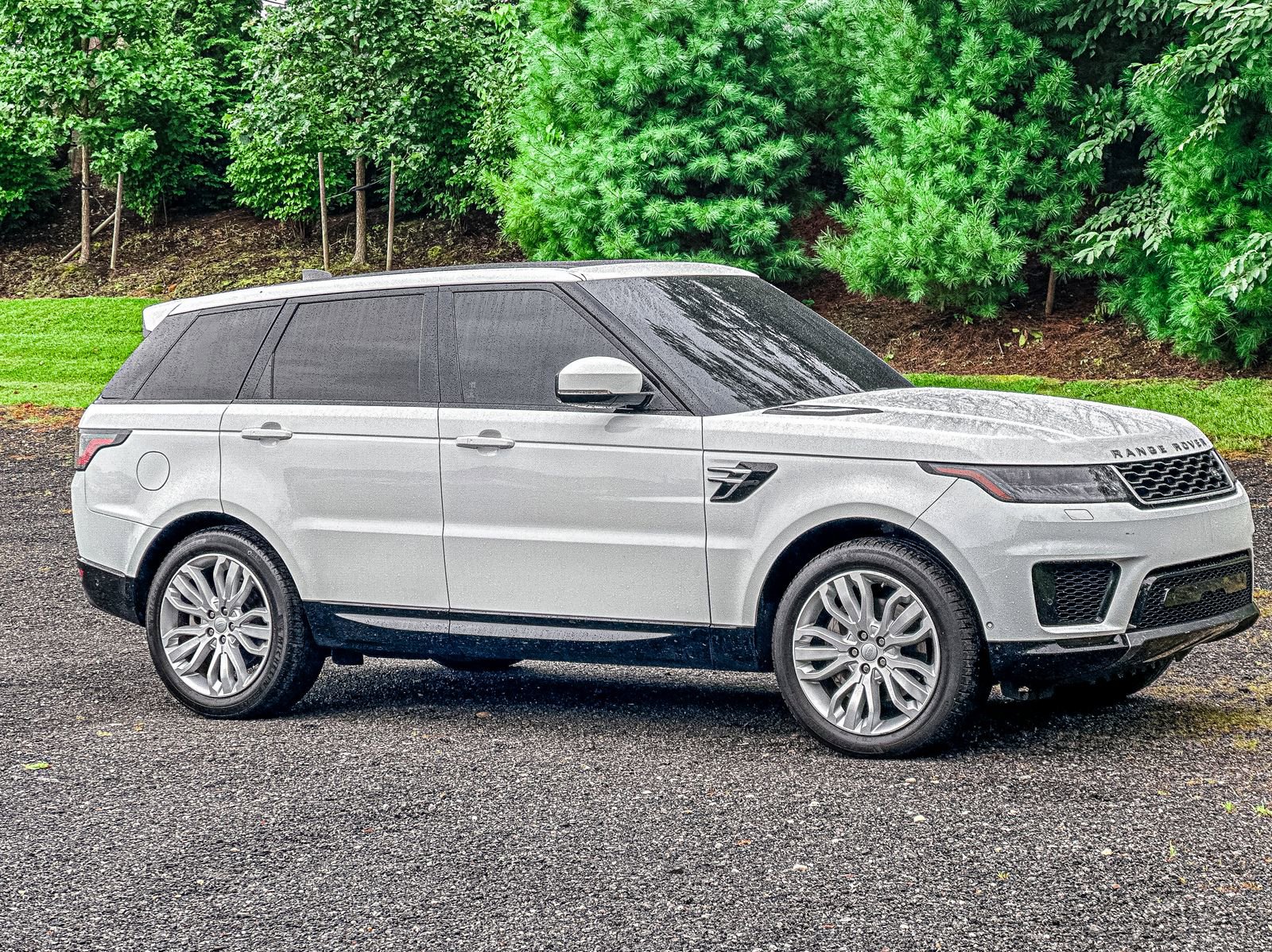Used 2019 Land Rover Range Rover Sport HSE image 11