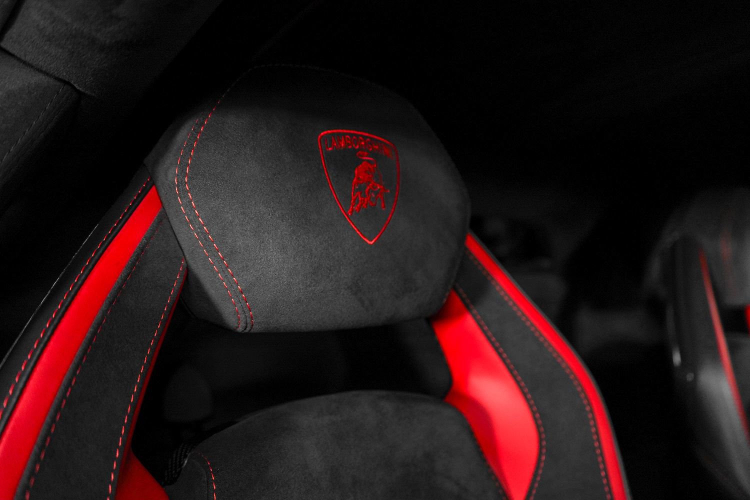 Used 2018 Lamborghini Aventador S image 33