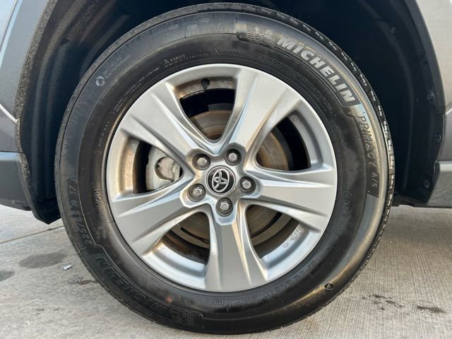 Used 2025 Toyota RAV4 XLE image 30