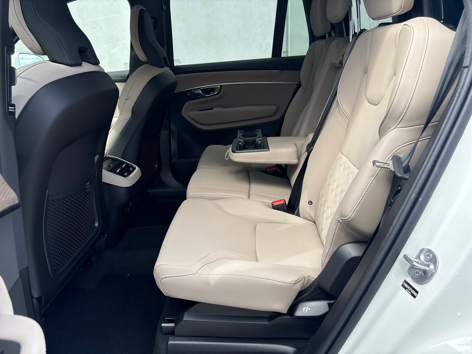 New 2026 Volvo XC90 B6 Plus w/ Protection Package Premier image 29