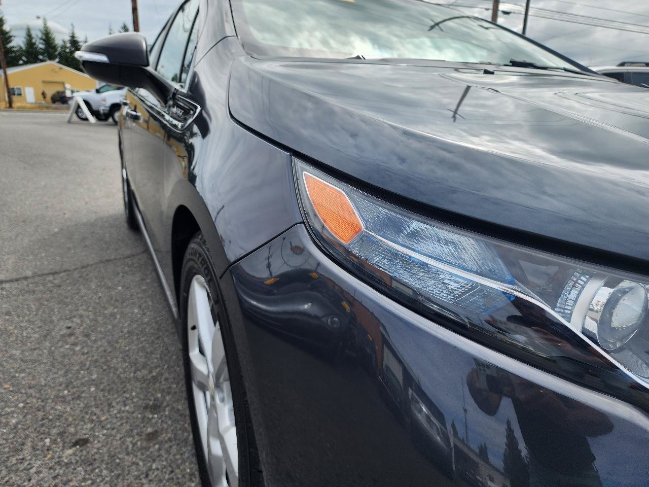 Used 2012 Chevrolet Volt FWD image 24