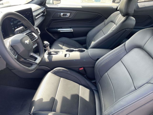 Used 2025 Ford Mustang Premium RWD image 6
