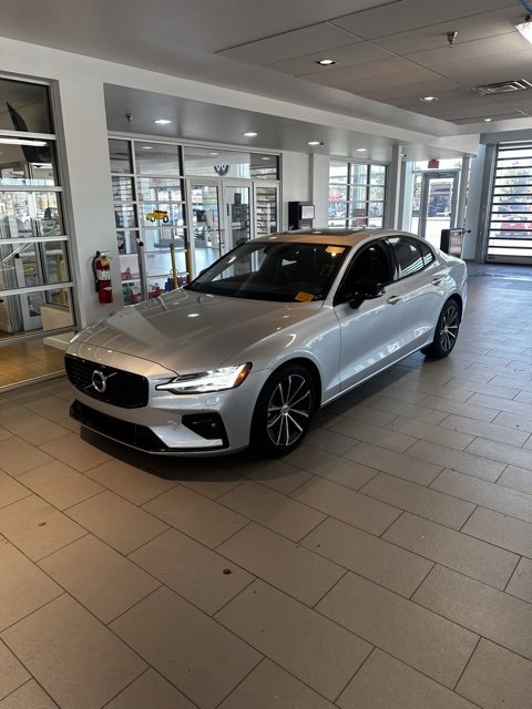 Used 2022 Volvo S60 B5 Inscription