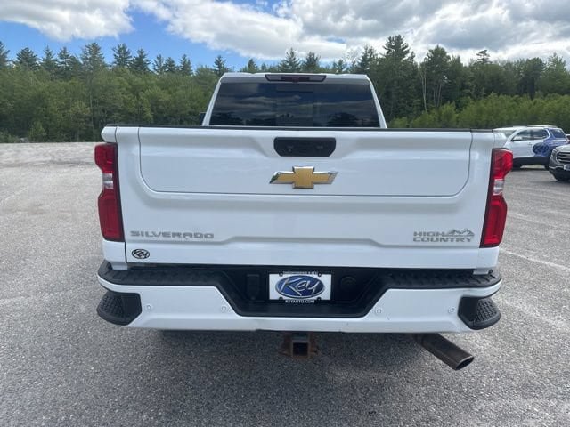 Used 2023 Chevrolet Silverado 2500 High Country w/ Z71 Off-Road Package AWD/4WD image 5