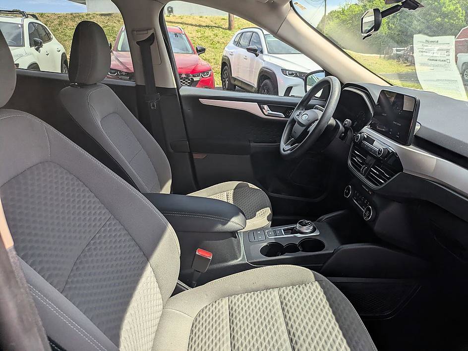 Used 2020 Ford Escape SE image 27