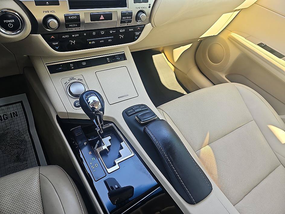 Used 2015 Lexus ES 300h w/ Navigation System Package FWD image 23