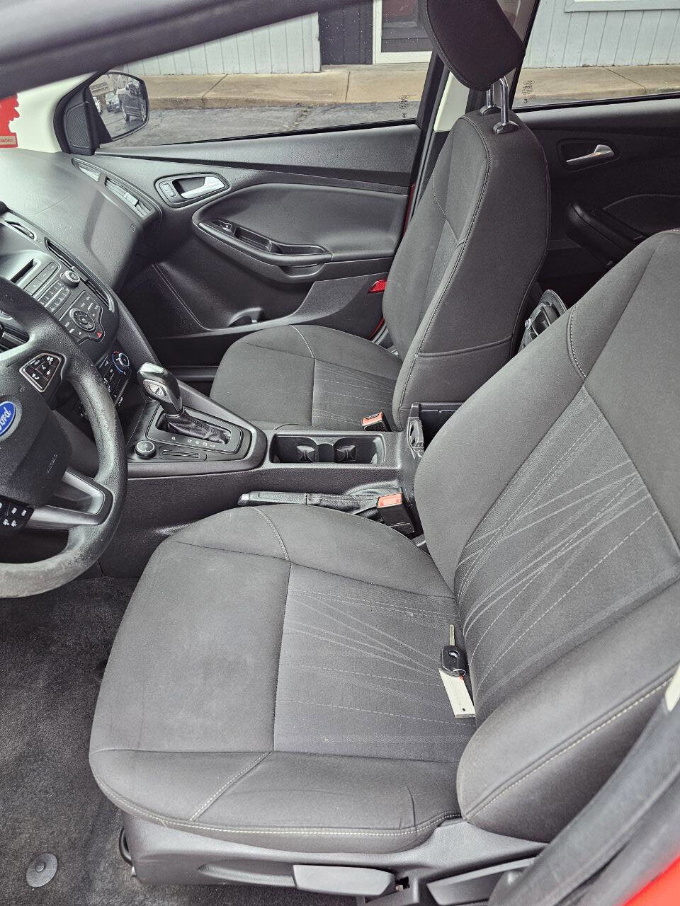 Used 2015 Ford Focus SE image 10