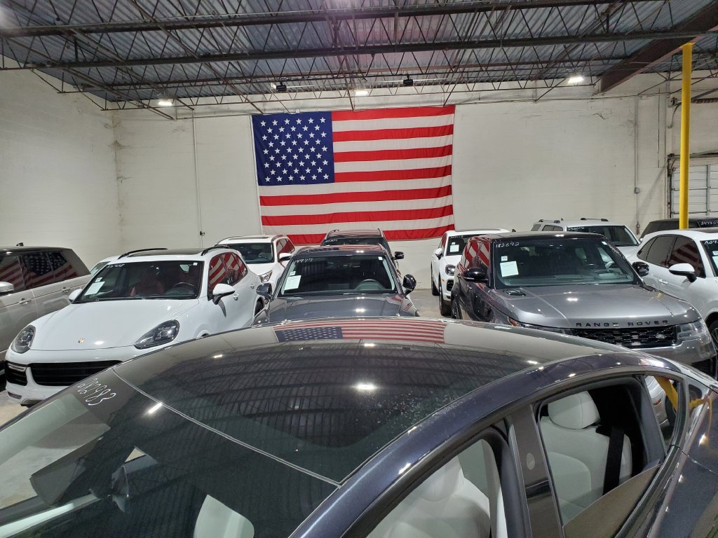 Used 2024 Tesla Model Y Long Range AWD/4WD image 58
