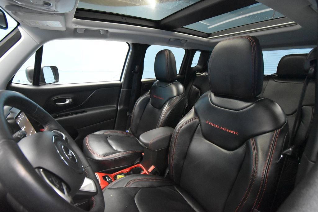 Used 2021 Jeep Renegade Trailhawk w/ Sun & Sound Group AWD/4WD image 23