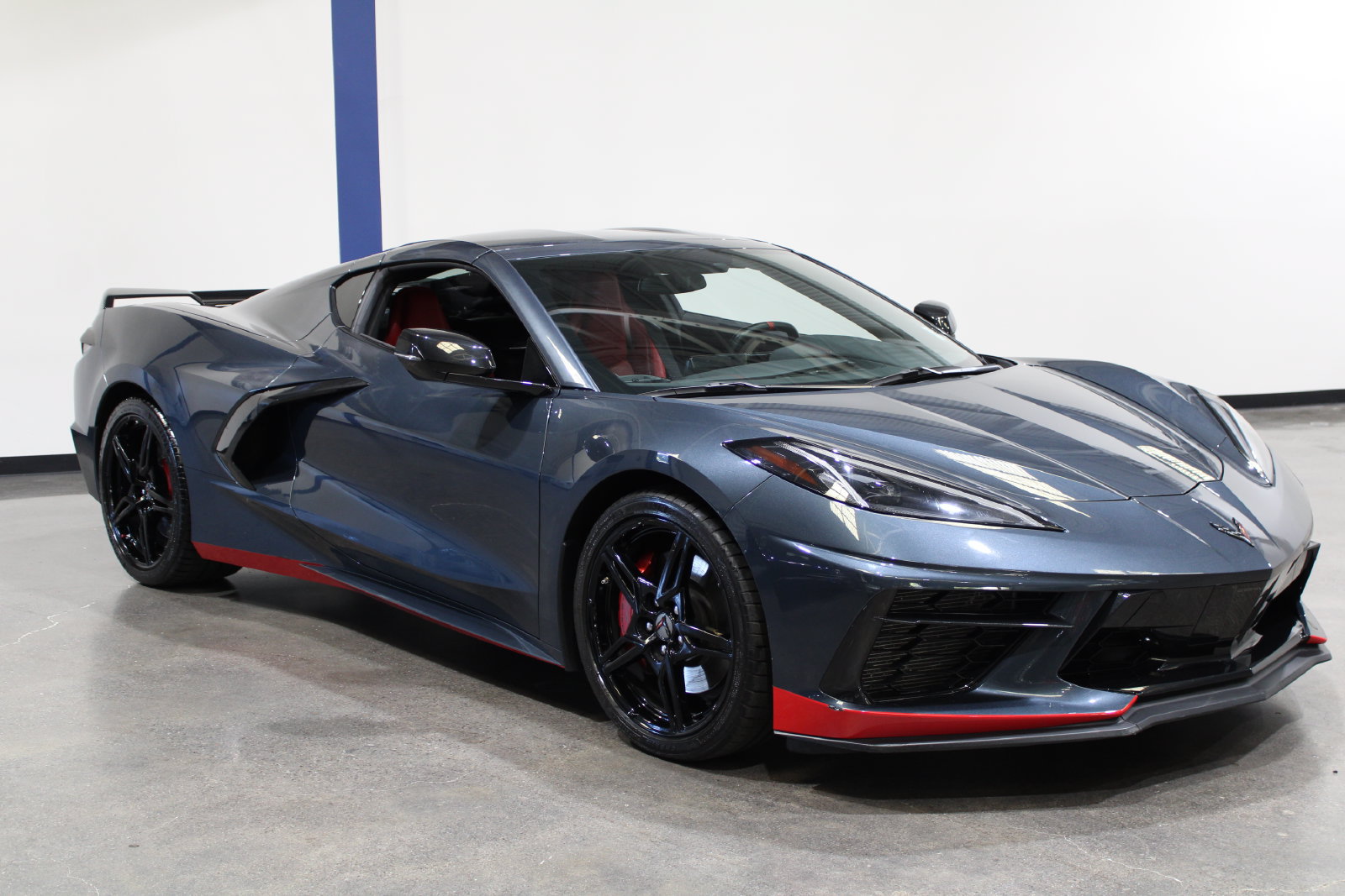 Used 2021 Chevrolet Corvette Stingray Coupe w/ Z51 Performance Package RWD image 4