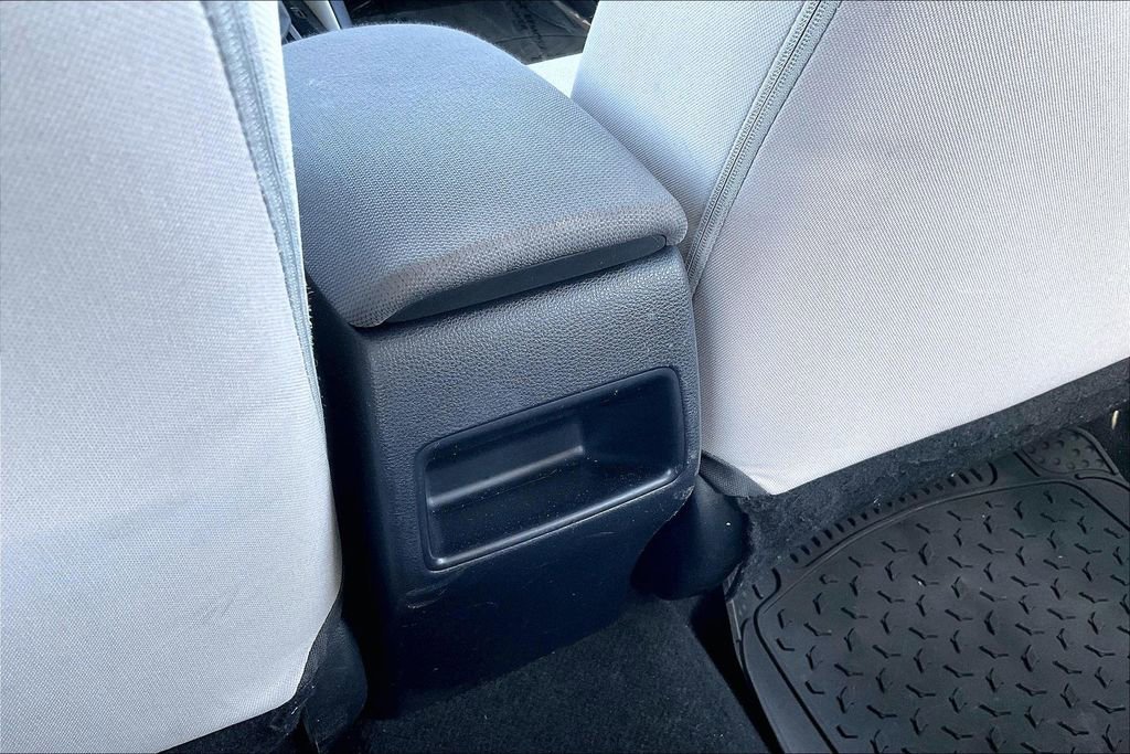Used 2022 Toyota Corolla LE image 30