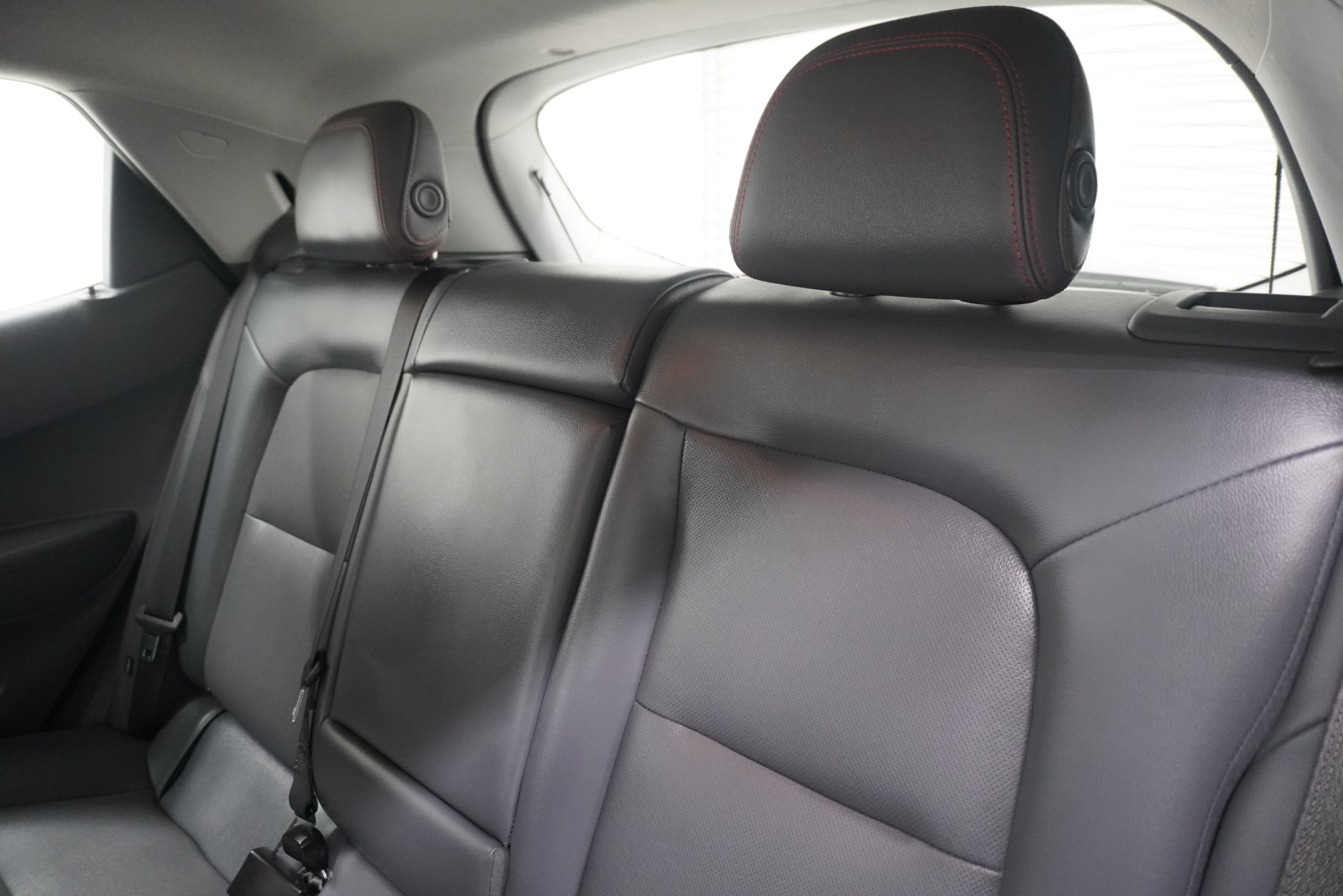Used 2020 Chevrolet Bolt Premier w/ Infotainment Package FWD image 13
