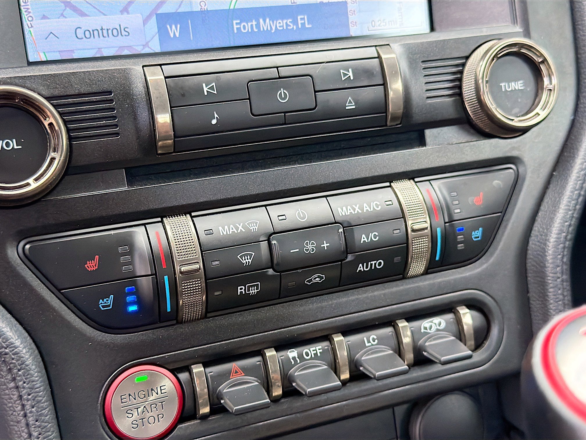 Used 2020 Ford Mustang Shelby GT350 w/ Technology Package image 30