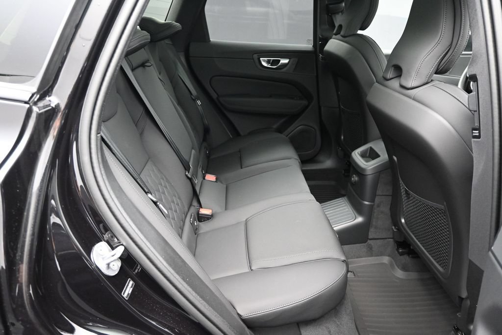 New 2026 Volvo XC60 T8 Plus w/ Climate Package PRO AWD/4WD image 15