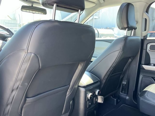 Used 2023 Ford Explorer XLT w/ Equipment Group 202A AWD/4WD image 25