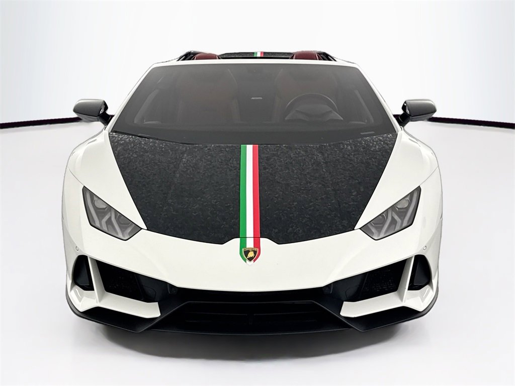 Used 2020 Lamborghini Huracan EVO image 2